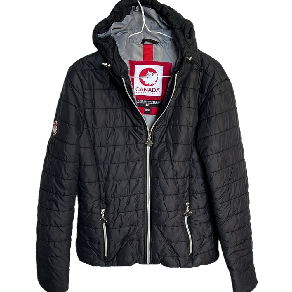 EUC Black lightweight Bomber Jacket with Quilted Design and Hood